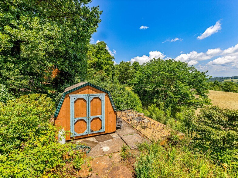 More Photos Of 703 Crestview Dr, Leicester Land For Sale