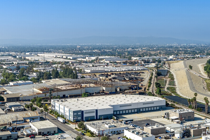 More Photos Of 415 S Motor Ave, Azusa Warehouse For Lease