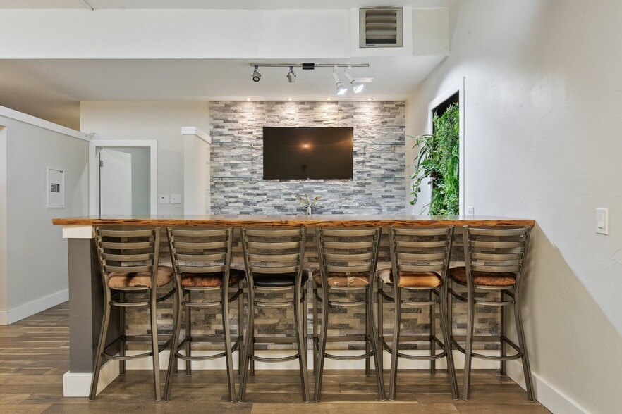 More Photos Of 2 Adams St, Denver Apartments For Sale