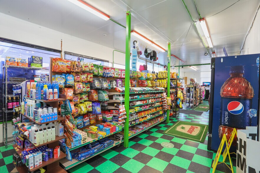 More Photos Of 606 E 1st, Rufus Convenience Store For Sale