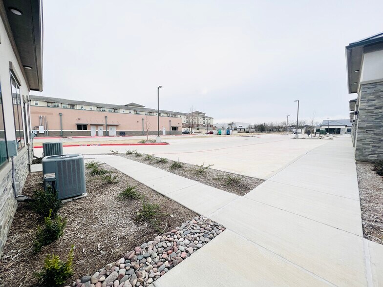 More Photos Of 525 Shiloh Rd, Plano Medical For Lease