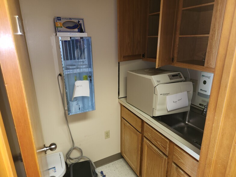 More Photos Of 360 Middletown Blvd, Langhorne Medical For Lease