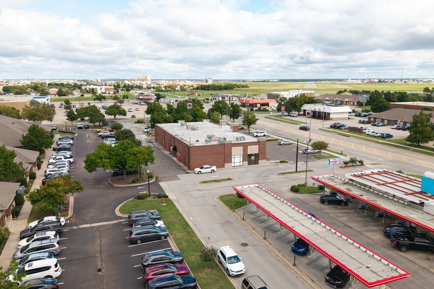 More Photos Of 1004 NW 24th Ave NW, Norman Storefront Retail Office For Lease