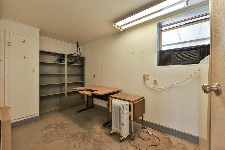More Photos Of 397 Old Salem Rd, Martin Industrial For Sale