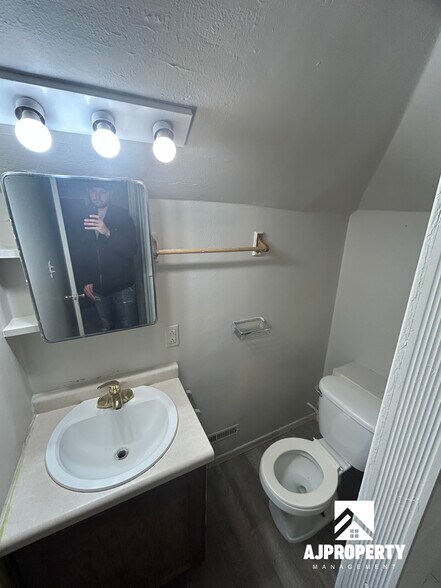 More Photos Of 1118 W 8th St, Sioux Falls Multifamily For Sale