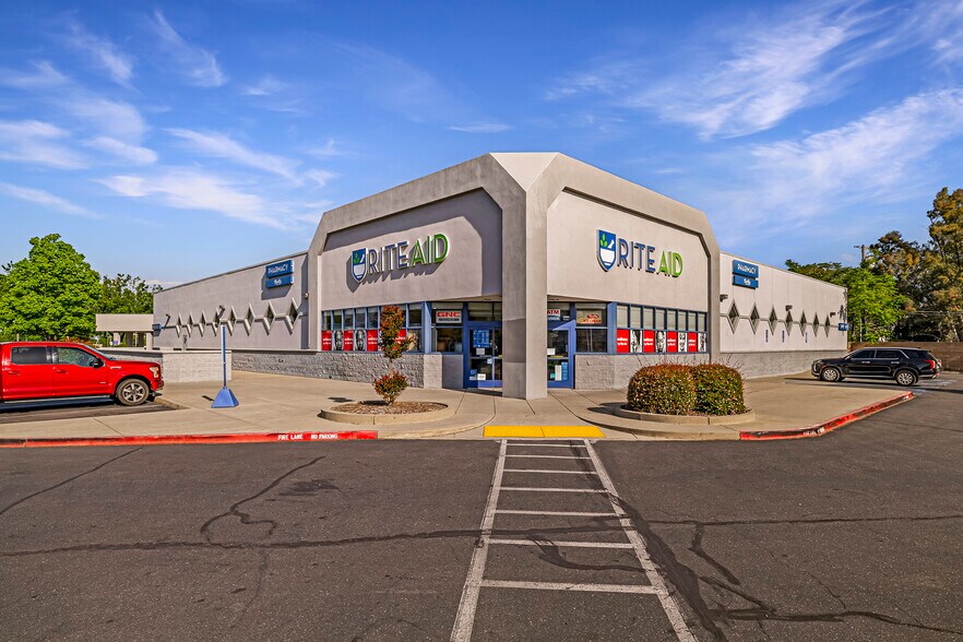 More Photos Of 2700 Oro Dam Blvd E, Oroville Freestanding For Lease