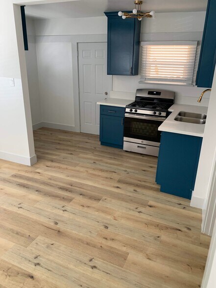 More Photos Of 1706 Sherman Pl, Long Beach Apartments For Sale