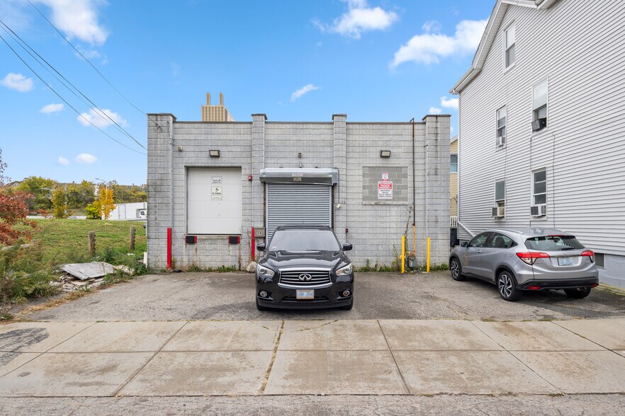 Primary Photo Of 39 De Soto St, Providence Manufacturing For Sale