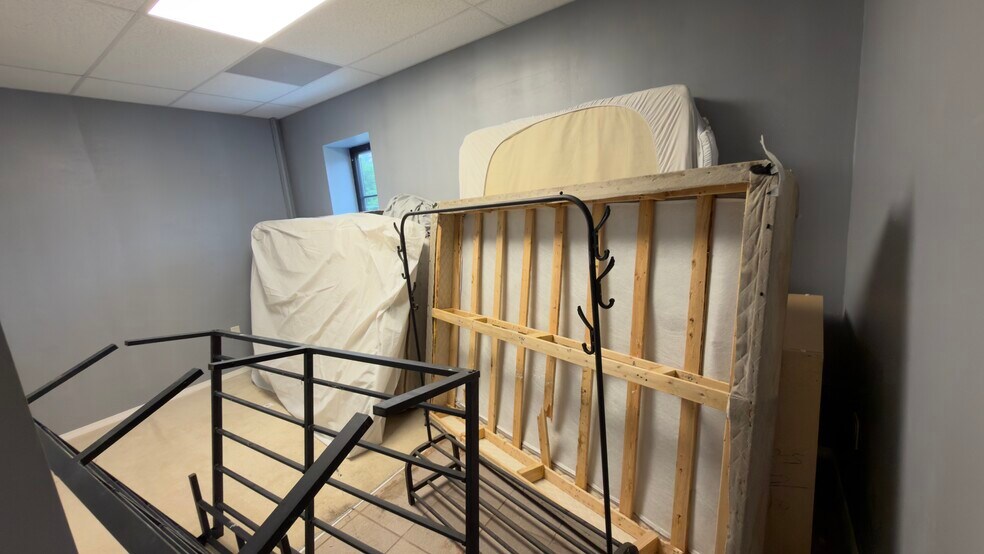 More Photos Of 2800 Delano St, Pensacola Warehouse For Lease