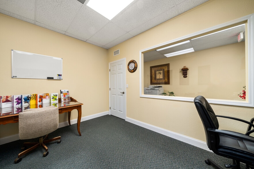 More Photos Of 33 Ryant Blvd, Sebring Medical For Sale