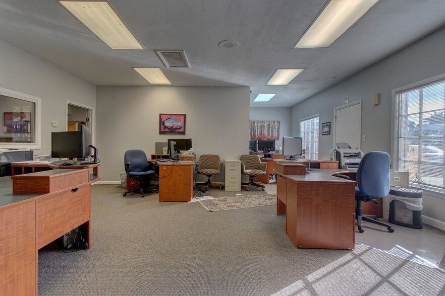 More Photos Of 4311 Appleton Ave NW, Roanoke Office For Lease
