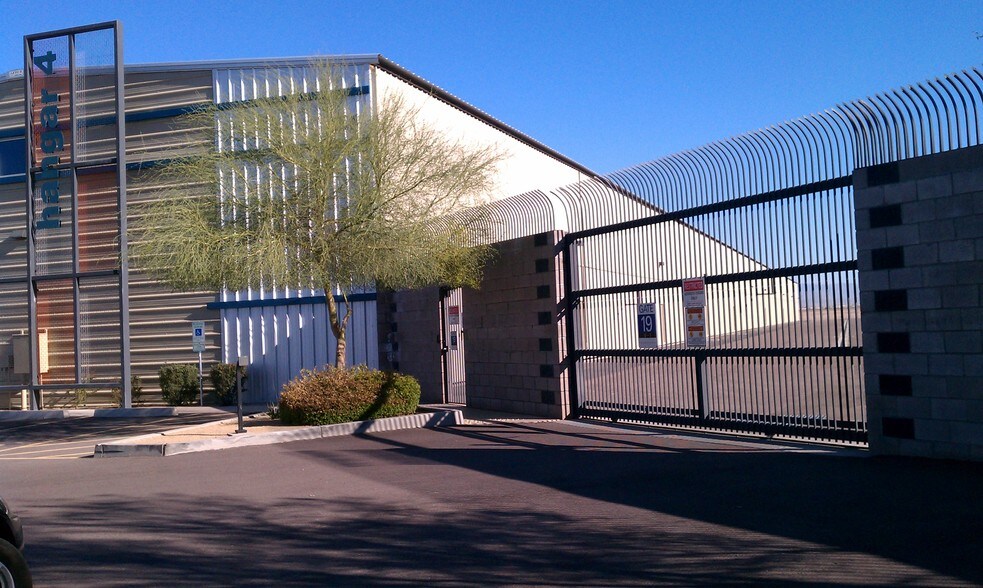 More Photos Of 5655 S Sossaman Rd, Mesa Airplane Hangar For Sale