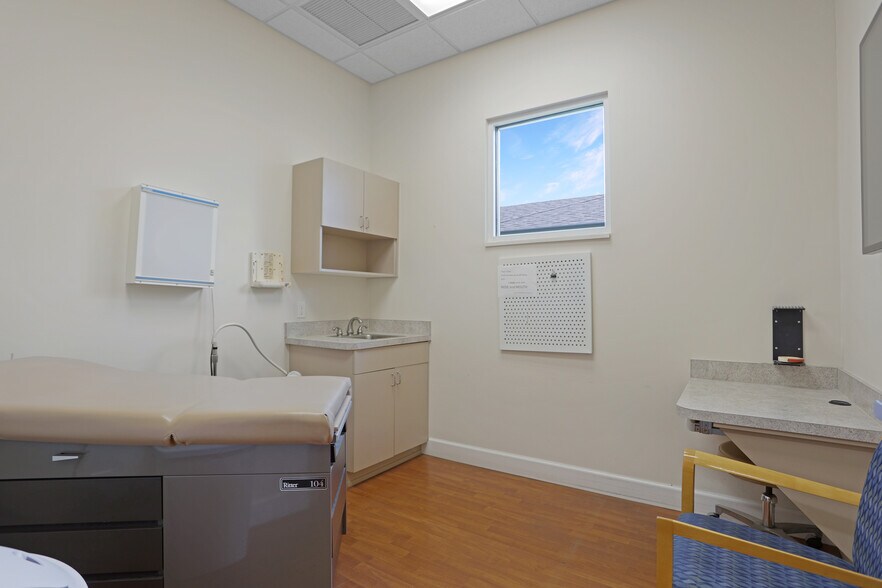 More Photos Of 3780 NW 83rd St, Gainesville Medical For Lease