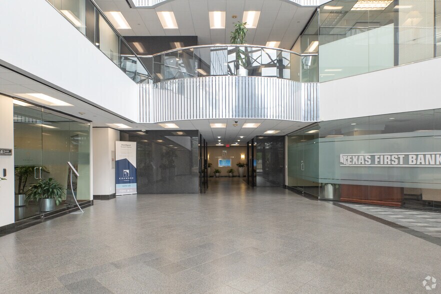 More Photos Of 11757 Katy Fwy, Houston Coworking Space