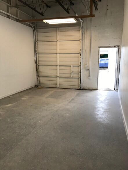 More Photos Of 1700 Latham Rd, West Palm Beach Unknown For Lease