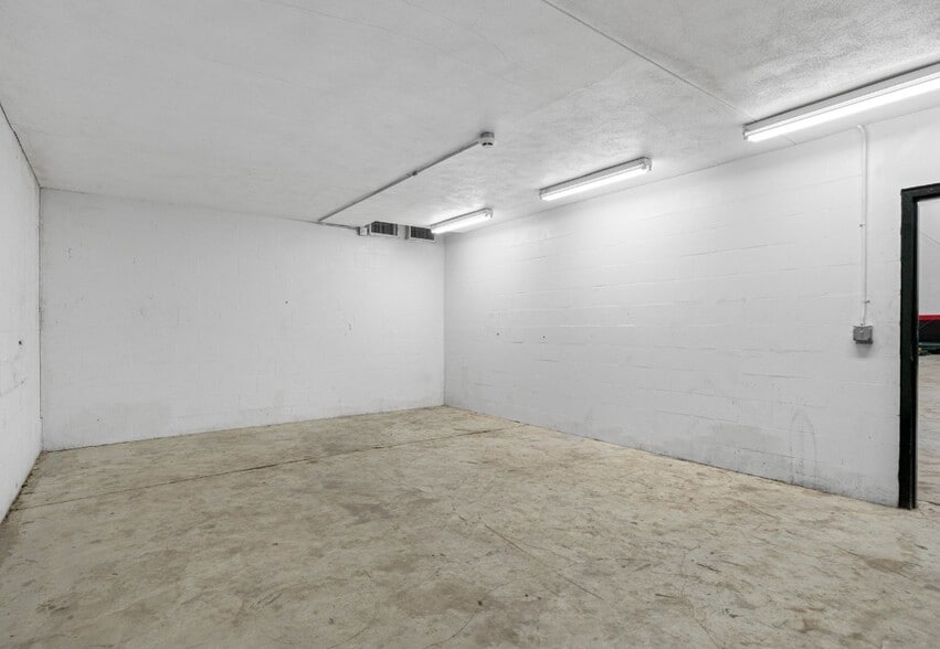 More Photos Of , Largo Industrial For Sale