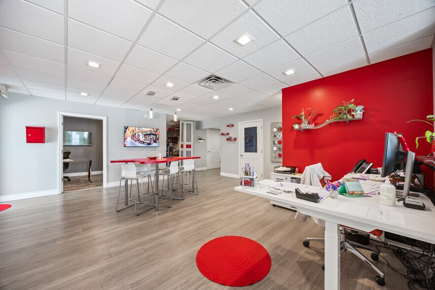 More Photos Of 8255 Wickham Rd, Melbourne Office For Lease