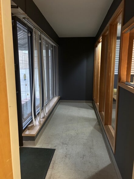 More Photos Of 2400 Miracle Ln, Mishawaka Office For Lease