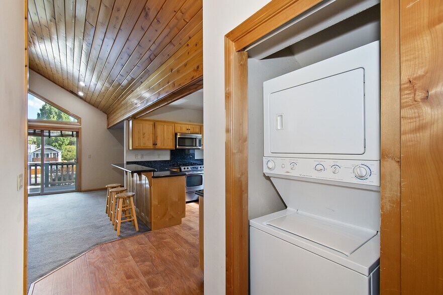 More Photos Of 42561 Moonridge Rd, Big Bear Lake Office For Sale