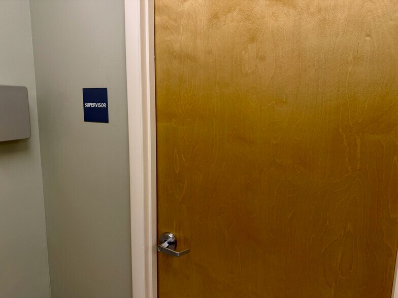 More Photos Of 514 Esther Cut, Fort Walton Beach Office For Sale