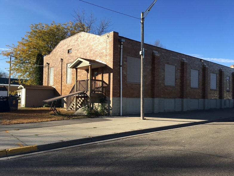 More Photos Of 390 State St N, Eden Valley Freestanding For Sale