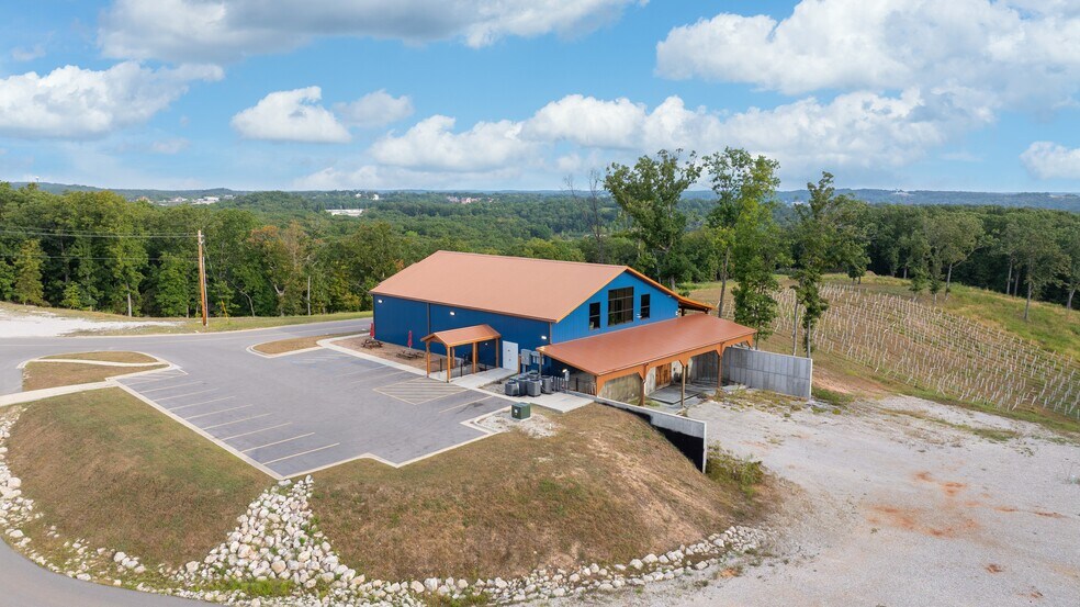More Photos Of 100 Grand Vintners Lane, Lake Ozark Winery Vineyard For Sale