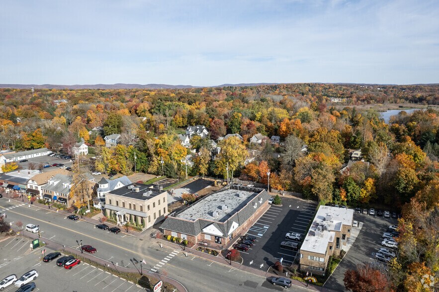 More Photos Of 44 W Allendale Ave, Allendale Freestanding For Sale