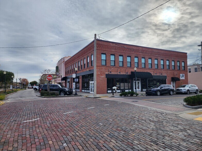 More Photos Of 102 S Evers St, Plant City General Retail For Sale