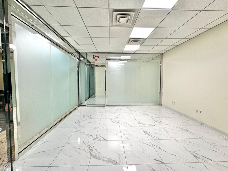 More Photos Of 25-21 49th St, Astoria Office For Lease