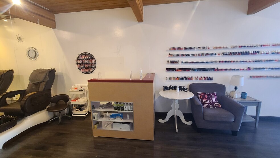 More Photos Of 370 W Sierra Madre Blvd, Sierra Madre Storefront For Lease