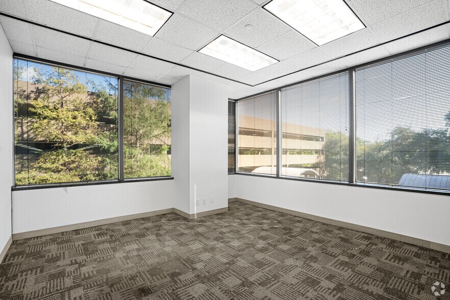 More Photos Of 233 Benmar Dr, Houston Office For Lease