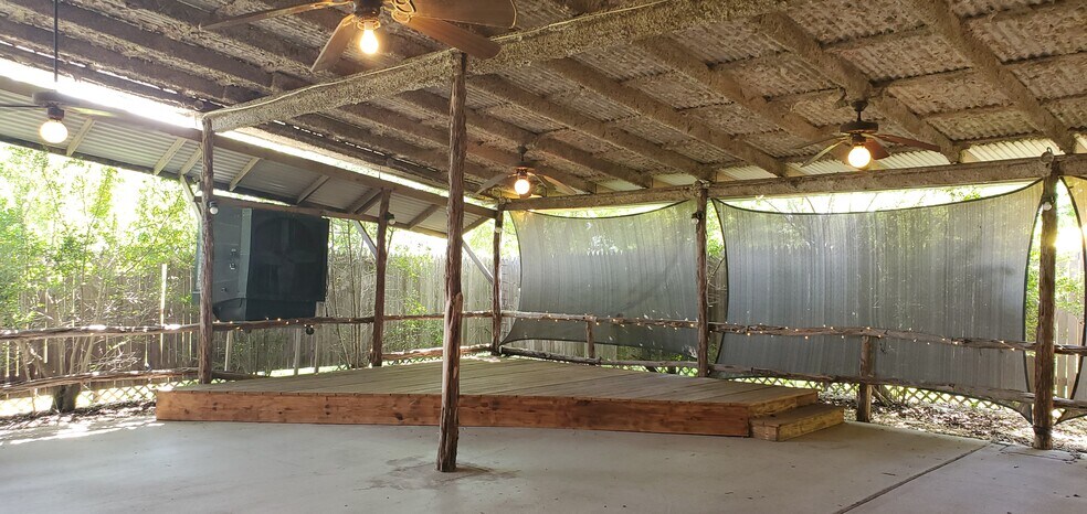 More Photos Of 1616 Farmers Rd, Burlington Restaurant For Sale