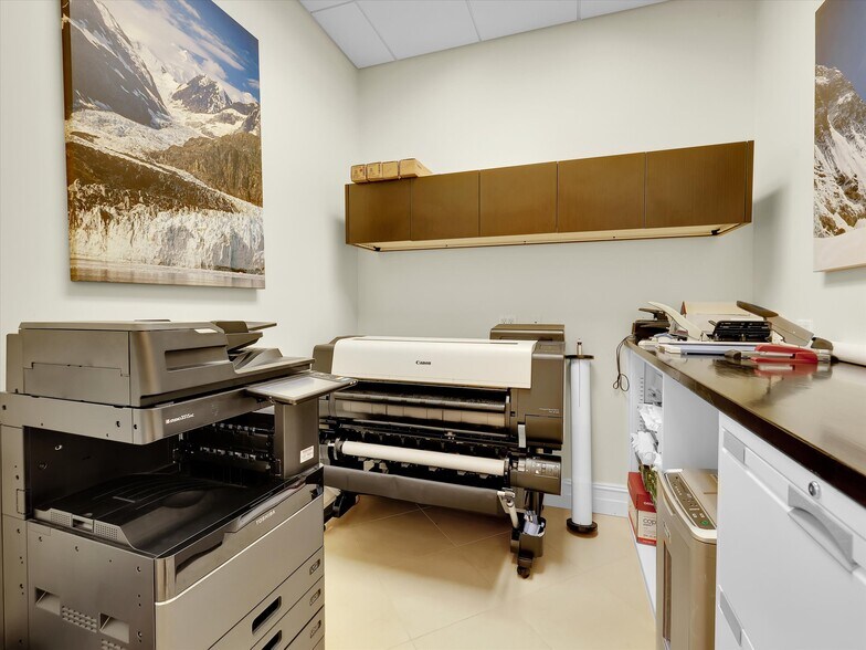 More Photos Of 2890 W State Road 84, Fort Lauderdale Office For Sale