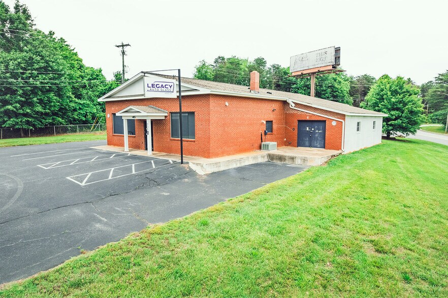 Primary Photo Of 735 13th Avenue Dr SE, Hickory Warehouse For Lease