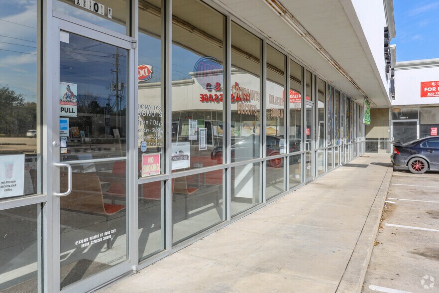 More Photos Of 11101 FM 1960 E Rd, Huffman Freestanding For Lease