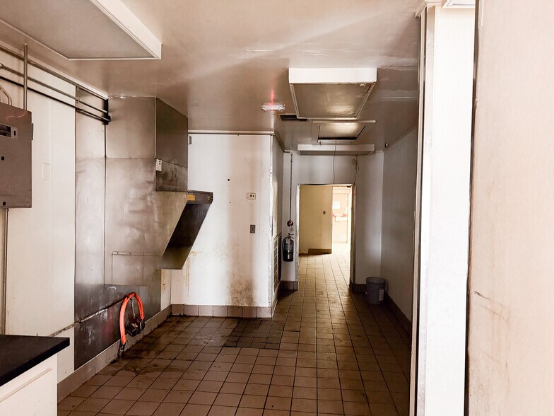 More Photos Of 2113 Andrews Hwy, Odessa Fast Food For Sale