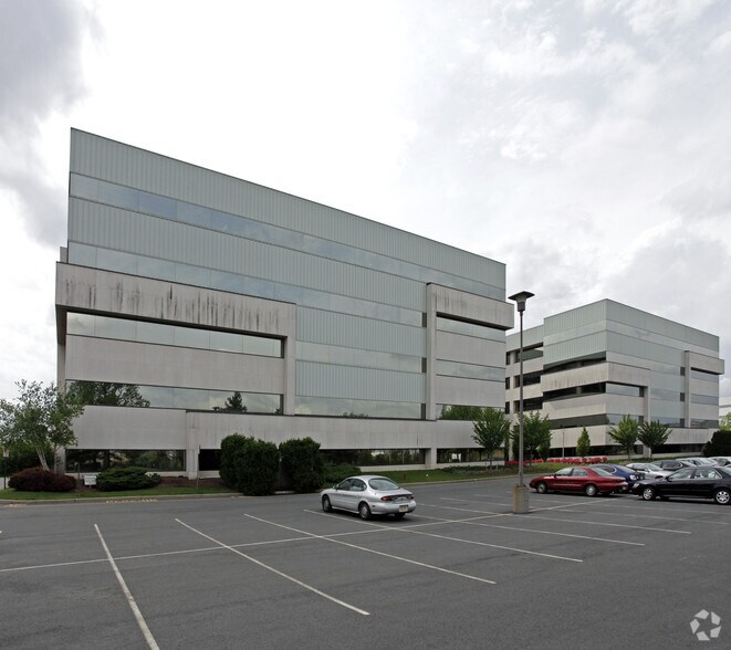 More Photos Of 125 Chubb Ave, Lyndhurst Office For Lease