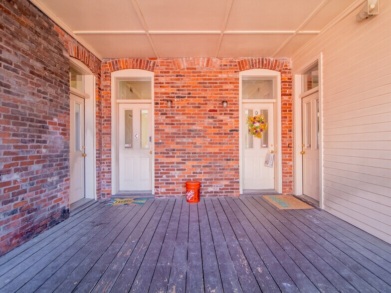 More Photos Of 1911 S 11th St, Saint Louis Apartments For Sale