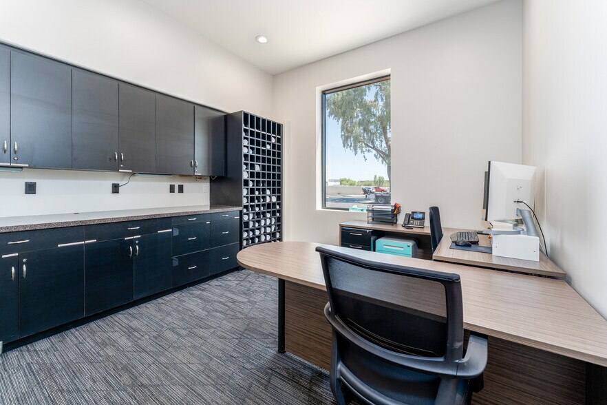 More Photos Of 3184 N Colorado St, Chandler Warehouse For Sale