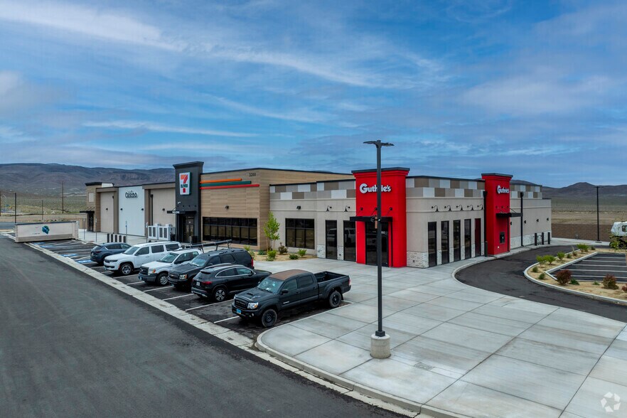 More Photos Of 32000 Opal Ave, Silver Springs General Retail For Lease