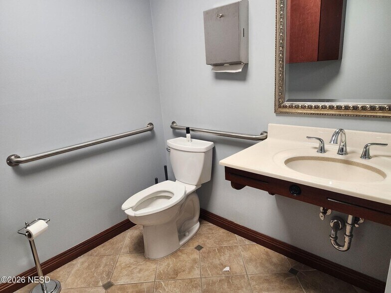 More Photos Of 8 2nd St SE, Watertown Office For Sale