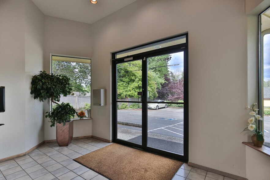 More Photos Of 14670 NE 8th St, Bellevue Medical For Lease