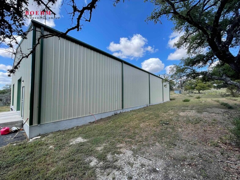 More Photos Of 347 E FM 289, Comfort Warehouse For Lease