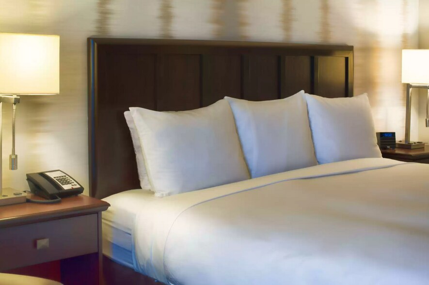 More Photos Of 2540 Meacham Blvd, Fort Worth Hotel For Sale