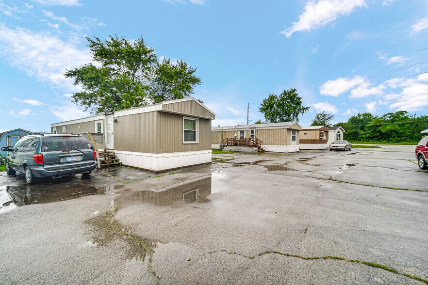 More Photos Of 10557 N State Route 50, Manteno Trailer Camper Park For Sale