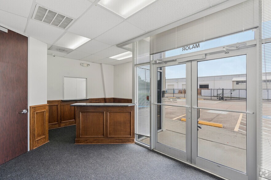 More Photos Of 7425 Major St, Houston Warehouse For Lease