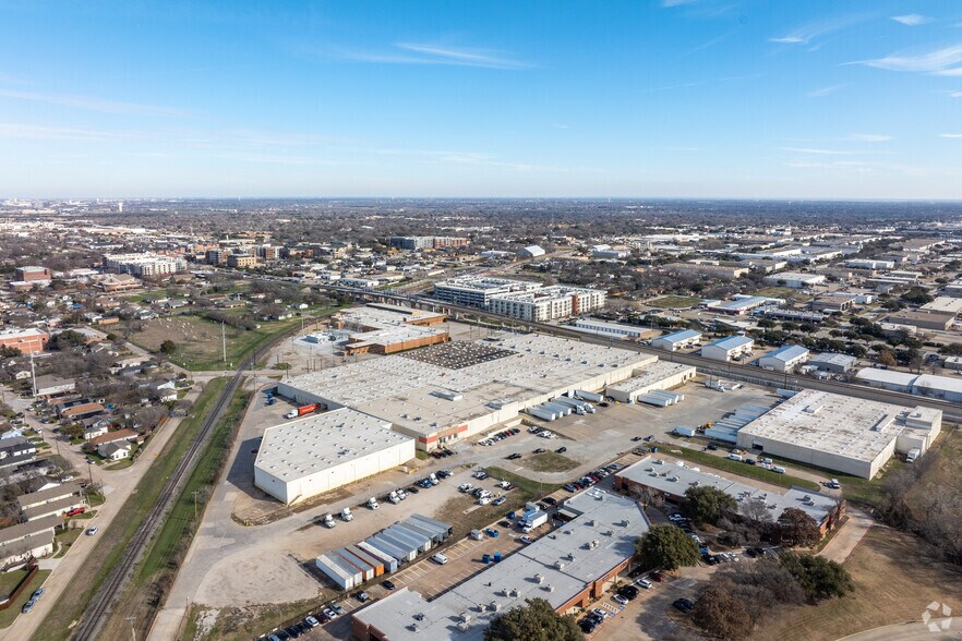 More Photos Of 910 10th St, Plano Warehouse For Lease