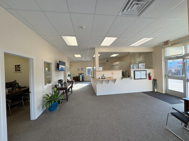 More Photos Of 4440 N Prospect Ave, Peoria Heights Office For Lease