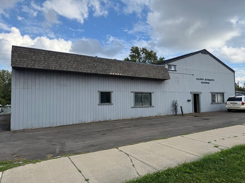 More Photos Of 1570 Baldwin Ave, Pontiac Auto Repair For Sale