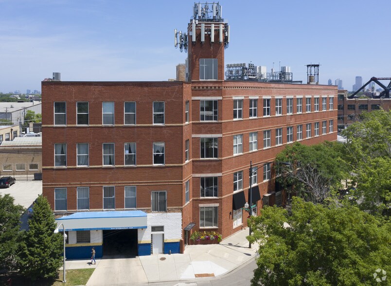 More Photos Of 1820 W Webster Ave, Chicago Office For Sale